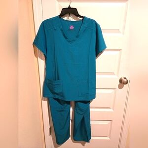 Women's Scrub Set